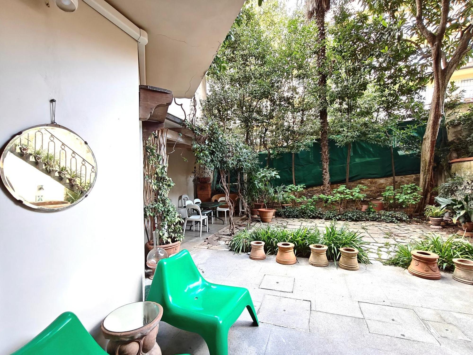 Mazzini Charming Getaway With Courtyard Appartamento